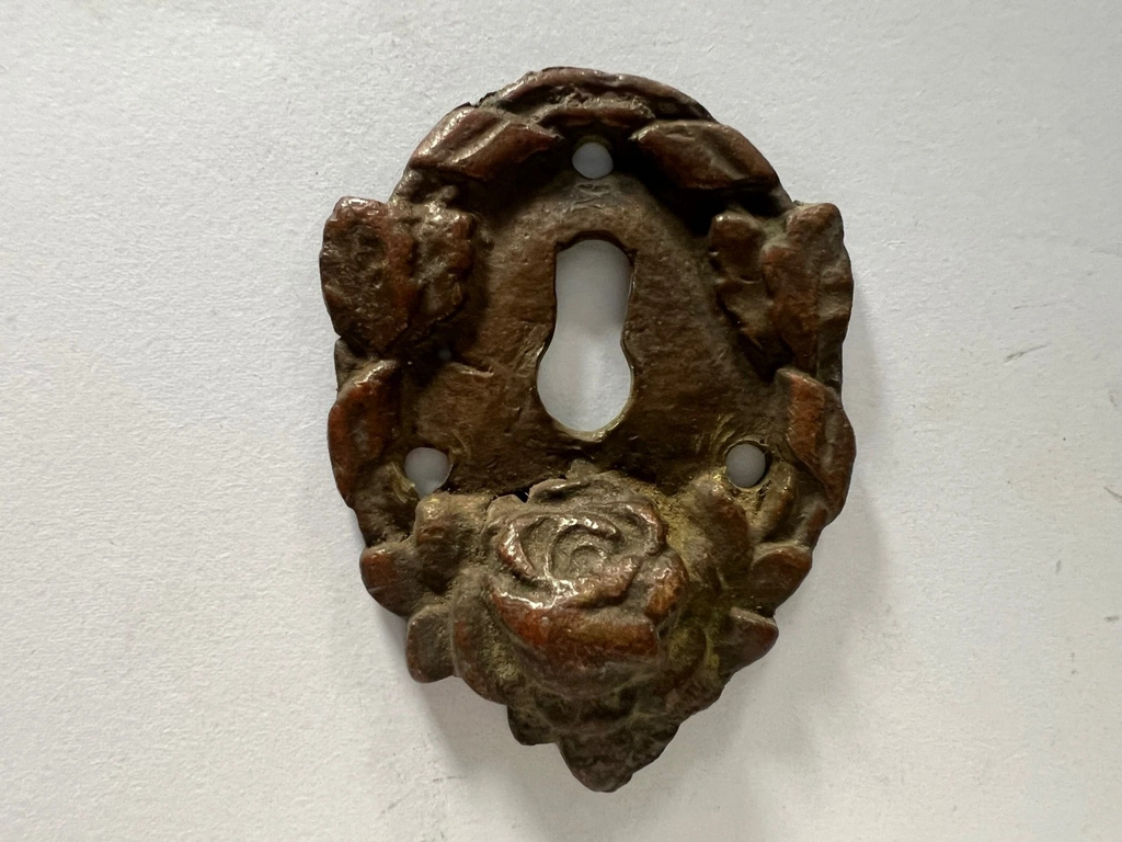 COPPIA DI PLACCHE PER SERRATURE IN BRONZO PRIMI '900 ART NOUVEAU MOBILI PORTE