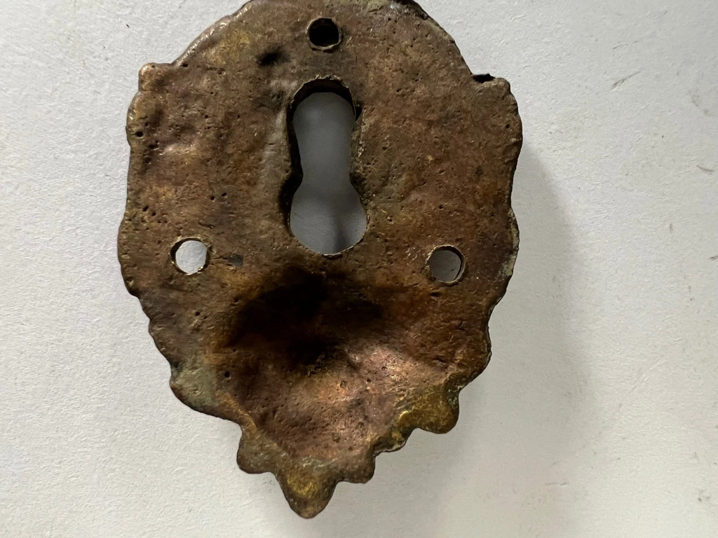 COPPIA DI PLACCHE PER SERRATURE IN BRONZO PRIMI '900 ART NOUVEAU MOBILI PORTE