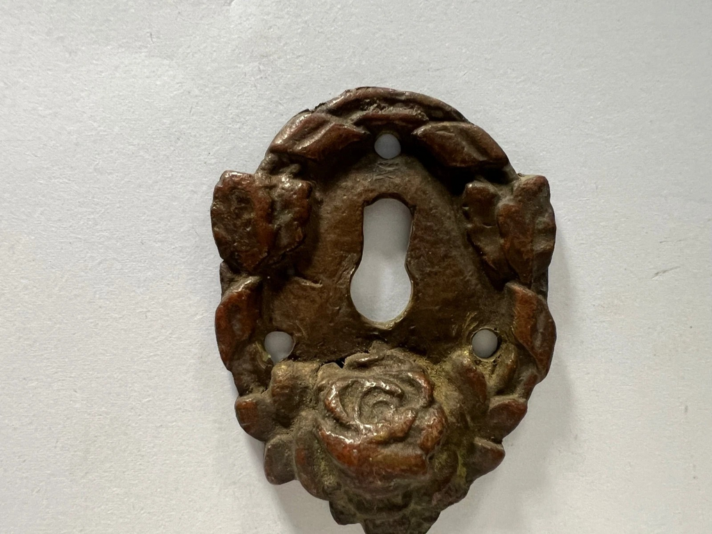 COPPIA DI PLACCHE PER SERRATURE IN BRONZO PRIMI '900 ART NOUVEAU MOBILI PORTE