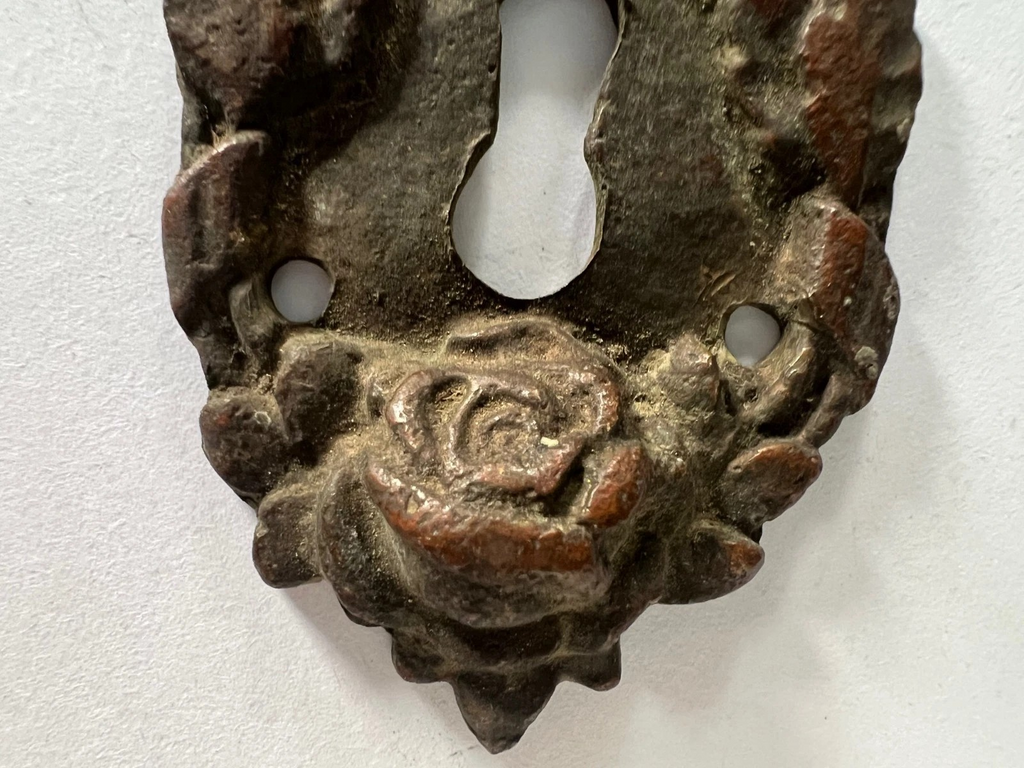 COPPIA DI PLACCHE PER SERRATURE IN BRONZO PRIMI '900 ART NOUVEAU MOBILI PORTE