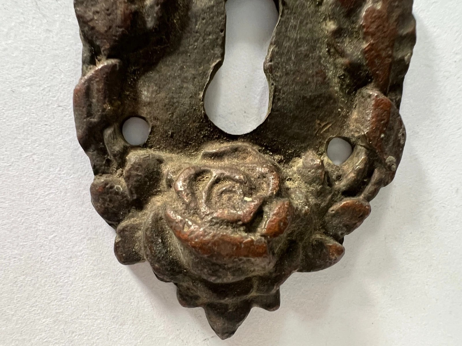 COPPIA DI PLACCHE PER SERRATURE IN BRONZO PRIMI '900 ART NOUVEAU MOBILI PORTE